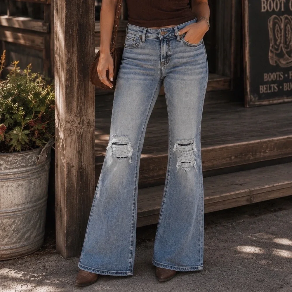 Buckle Black Fit No. 53 Distressed Flare Leg Jeans Womens 27x30 Light Blue